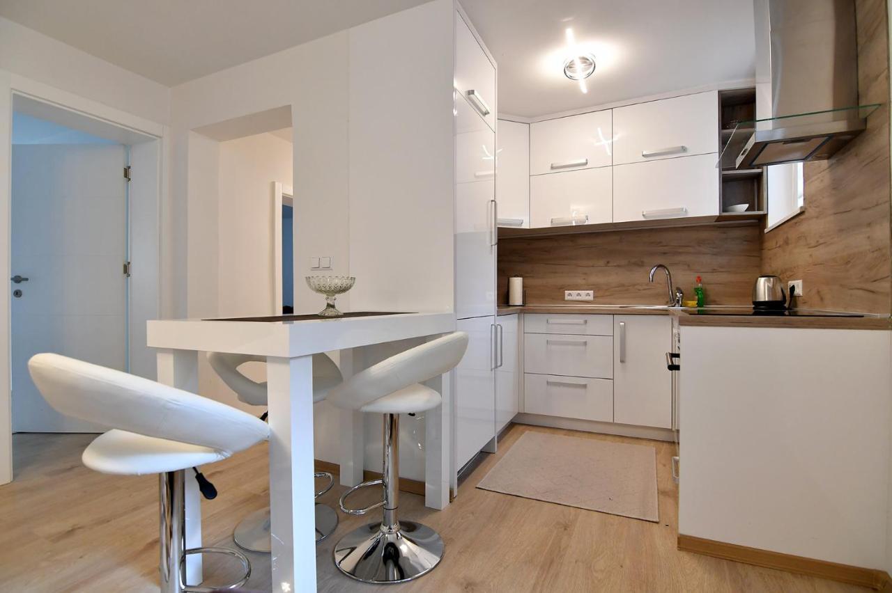 Garden Of Dreams & Free Private Parking Apartment Sarajevo Ngoại thất bức ảnh